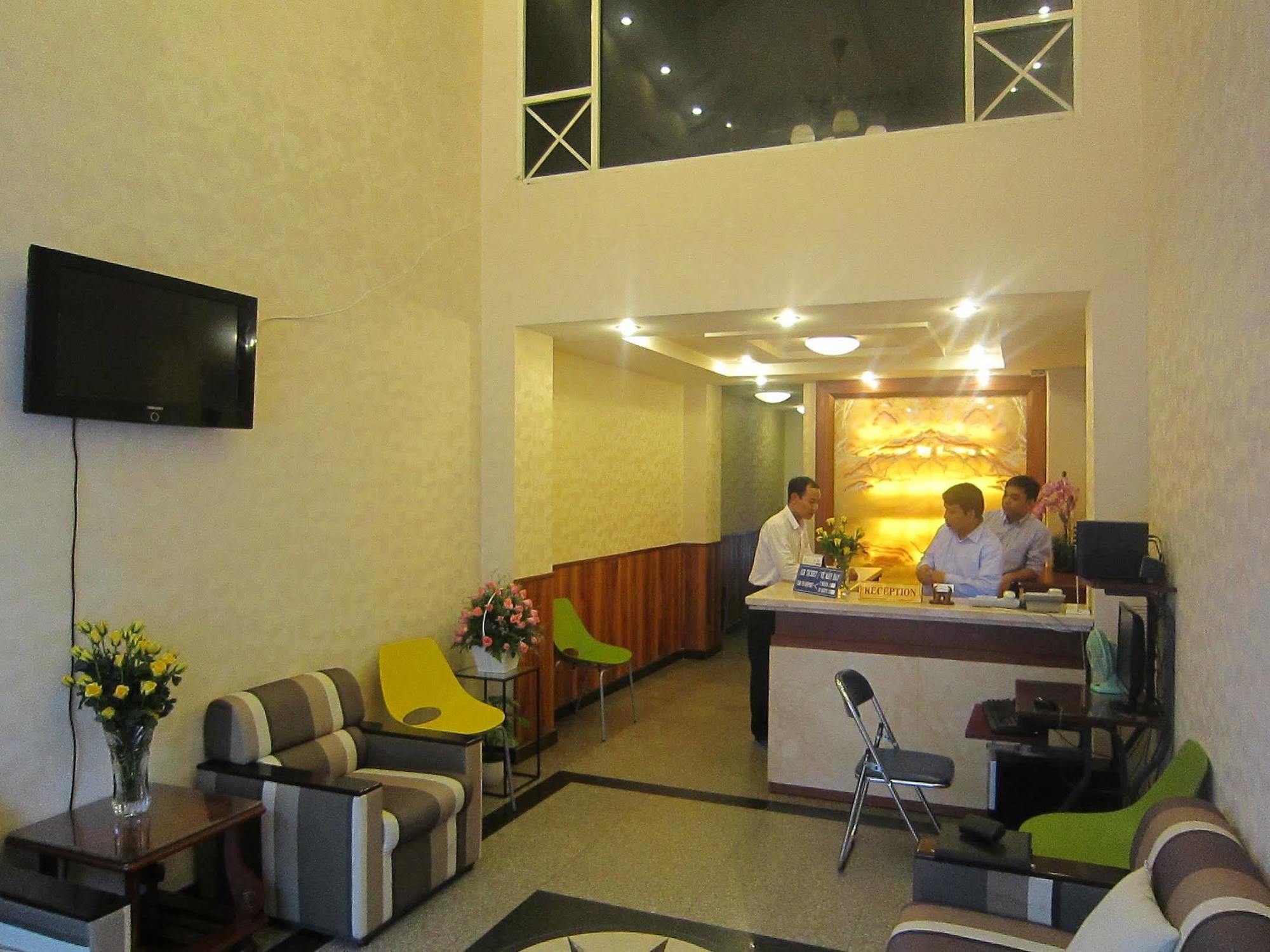 เร้ด รูบี้ โฮเต็ล เบน ตาห์น Hotel โฮจิมินห์ซิตี้ ภายนอก รูปภาพ
