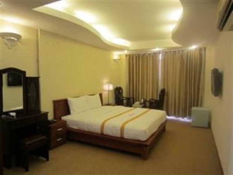 เร้ด รูบี้ โฮเต็ล เบน ตาห์น Hotel โฮจิมินห์ซิตี้ ภายนอก รูปภาพ